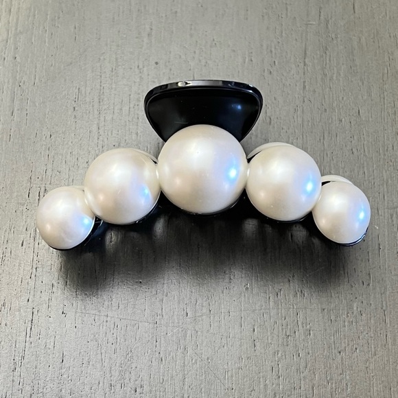 Off-White Cream Floral Flower Daisy Pearl Bead Spring 4" Lobster Claw Hair Clip - Picture 4 of 4